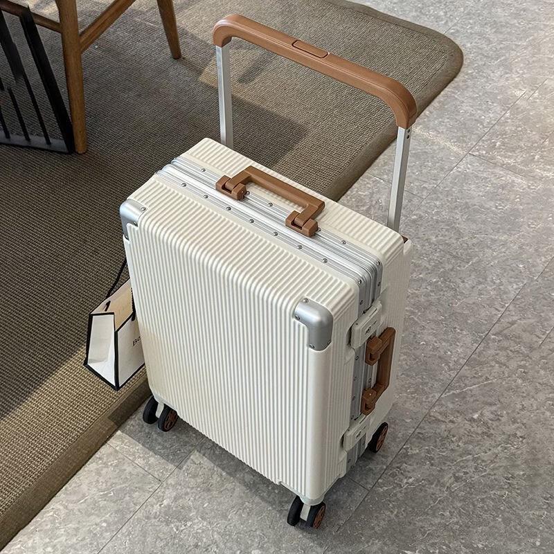 Li Shen Kuan Aluminum Frame Hardside Suitcase