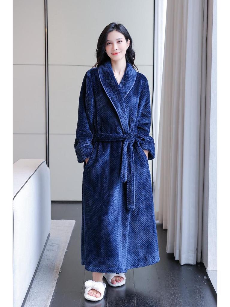 Comfortable Flannel Bathrobe: Thick Long Robe for Women & Couples In Autumn/Winter