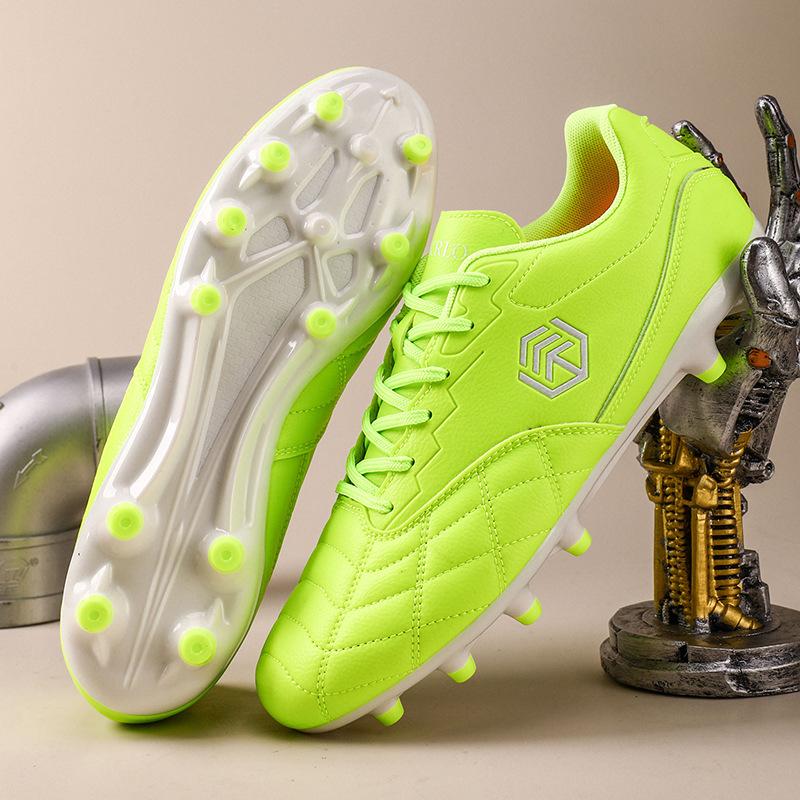 New Children's Outdoor Primary and Secondary School Students Broken Nail Football Shoes, Youth Principal Nail Football Shoes