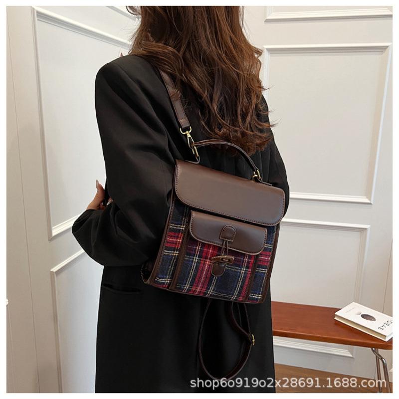 French high-end sense niche retro contrasting color backpack women's fashion commuter single shoulder crossbody portable multi-purpose backpack bag