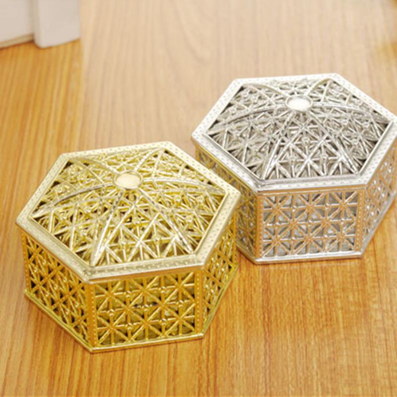 Plastic Retro Hollow Gold Foil Candy Box Chocolate Gift Treat Boxes Jewelry Storage Wedding Favor Box Party Favor Souvenir