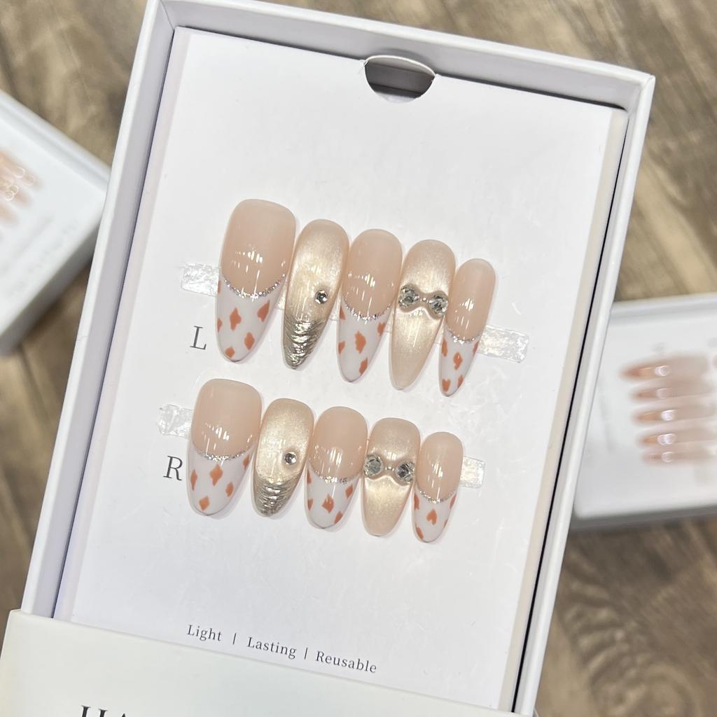 Fresh and Fresh Wear Armor Handmade Butterfly Manicure Cat Eye French Nude Color Wear Armor Film High-end Feeling