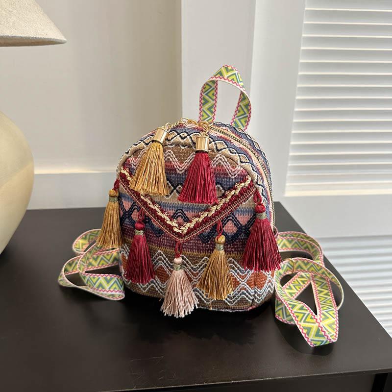 

2026 new lightweight women s backpack fringed messenger bag bag for travel fashionable versatile small backpack красный