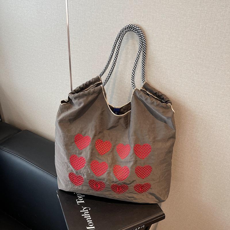 

Casual large-capacity bag women s new fresh and fashionable love shoulder underarm bag versatile tote bag серый