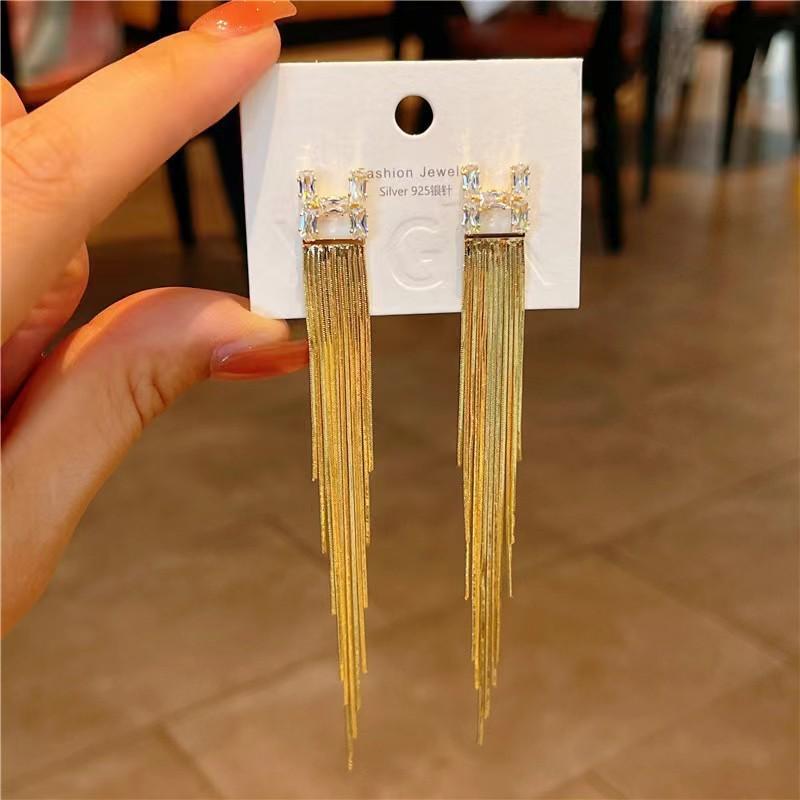 Premium long tassel earrings, new flash letter earrings, temperament exquisite celebrity banquet