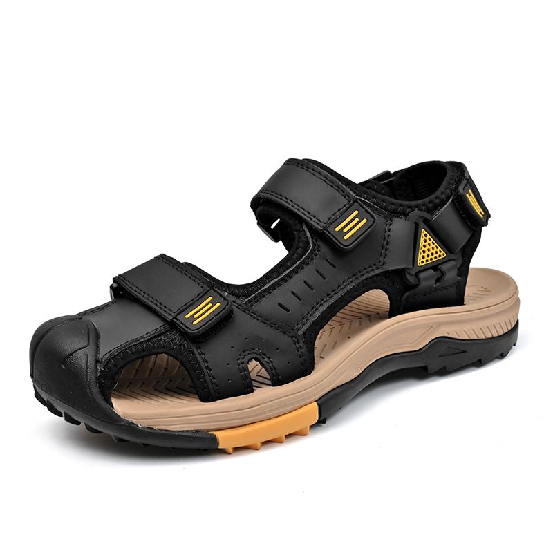 New fashionable black summer breathable beach men's sandals Lightweight Summer Large Size Men Sandals Comfortable Sandals 38-48