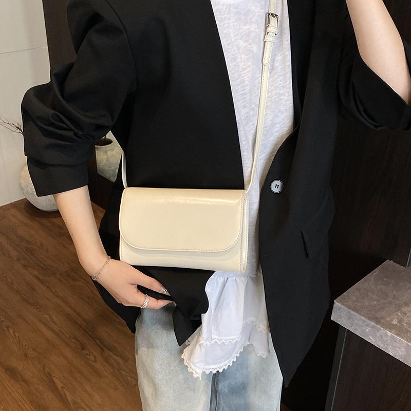 Torebka damska w jednolitym kolorze, nowa moda, casualowa, wszechstronna, do dojazdów do pracy, na ramię, listonoszka