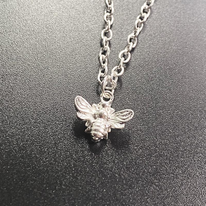 Popular New Fashion Bee Necklace