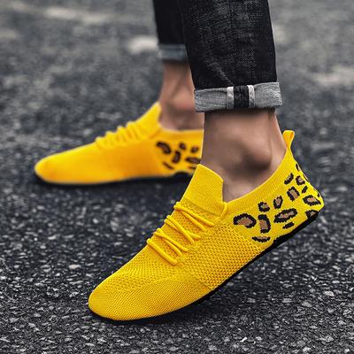 Novos mocassins masculinos macios para dirigir, mocassins de alta qualidade, sapatos baixos para caminhada masculinos, mocassins casuais de malha respirável, sapatos masculinos de verão