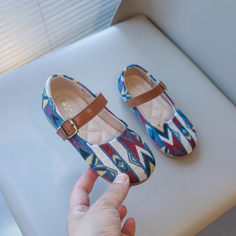 

Girls Casual Shoes with Color Block Straight Strap Anti Slip Soft Sole Round Toe Spring Autumn PU Leather Kids Leather Shoes New 21 синий