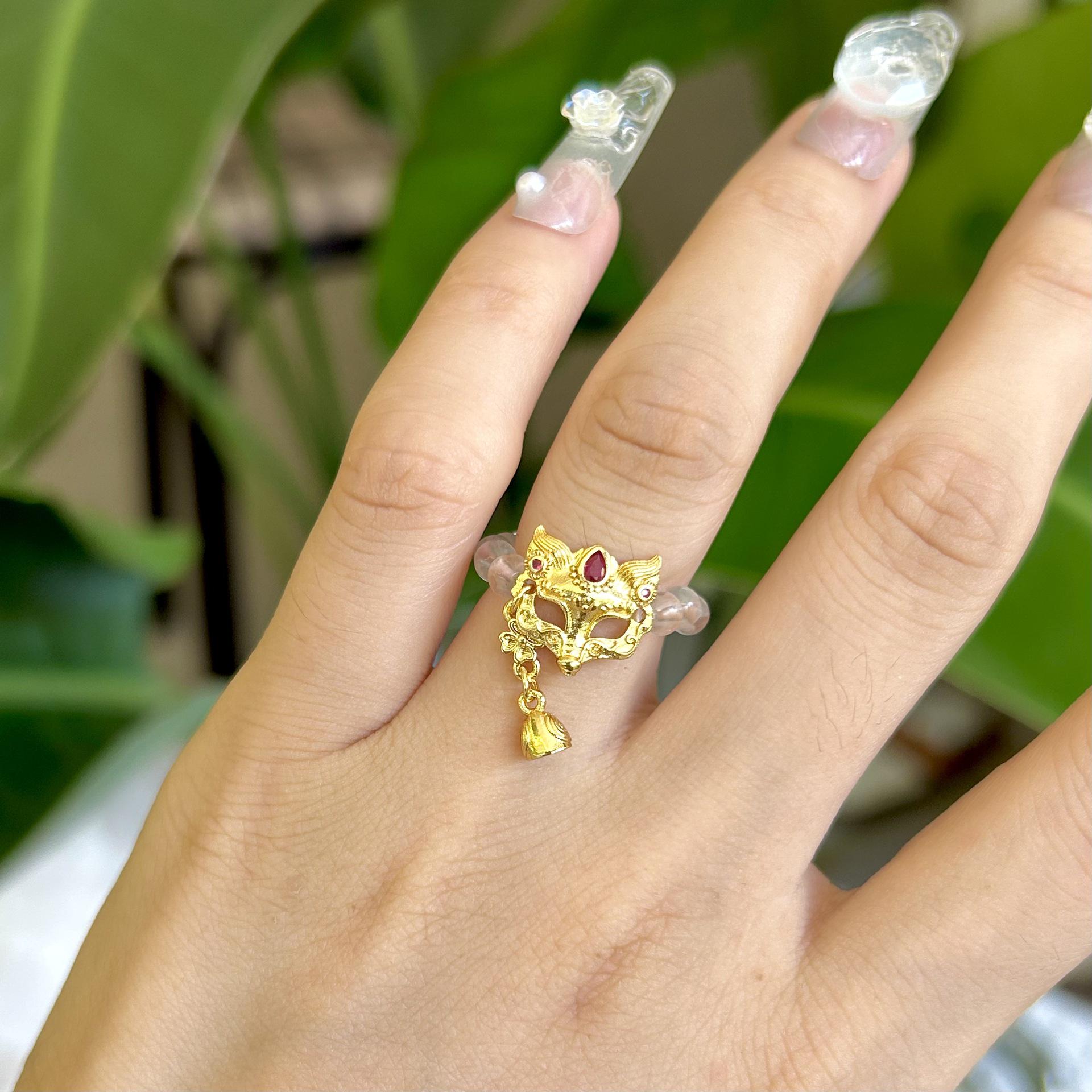 

Elegant Sand Gold Fox Mask Ring with 4mm White Crystal and Tassel