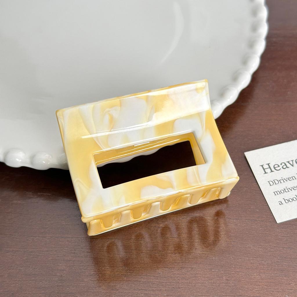 Gorgeous Acetate Floral Hair Claw Clip For Trendy Hairstyles And Statements Fashion