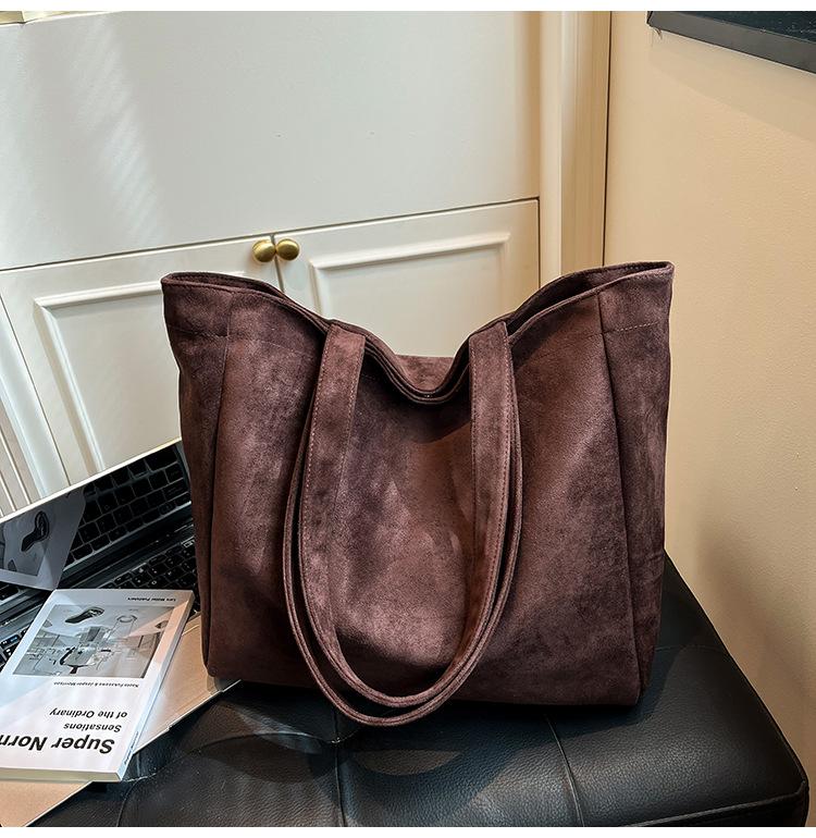 

Leather bag women s bag large capacity new fashion shoulder bag portable commuter bag versatile tote bag