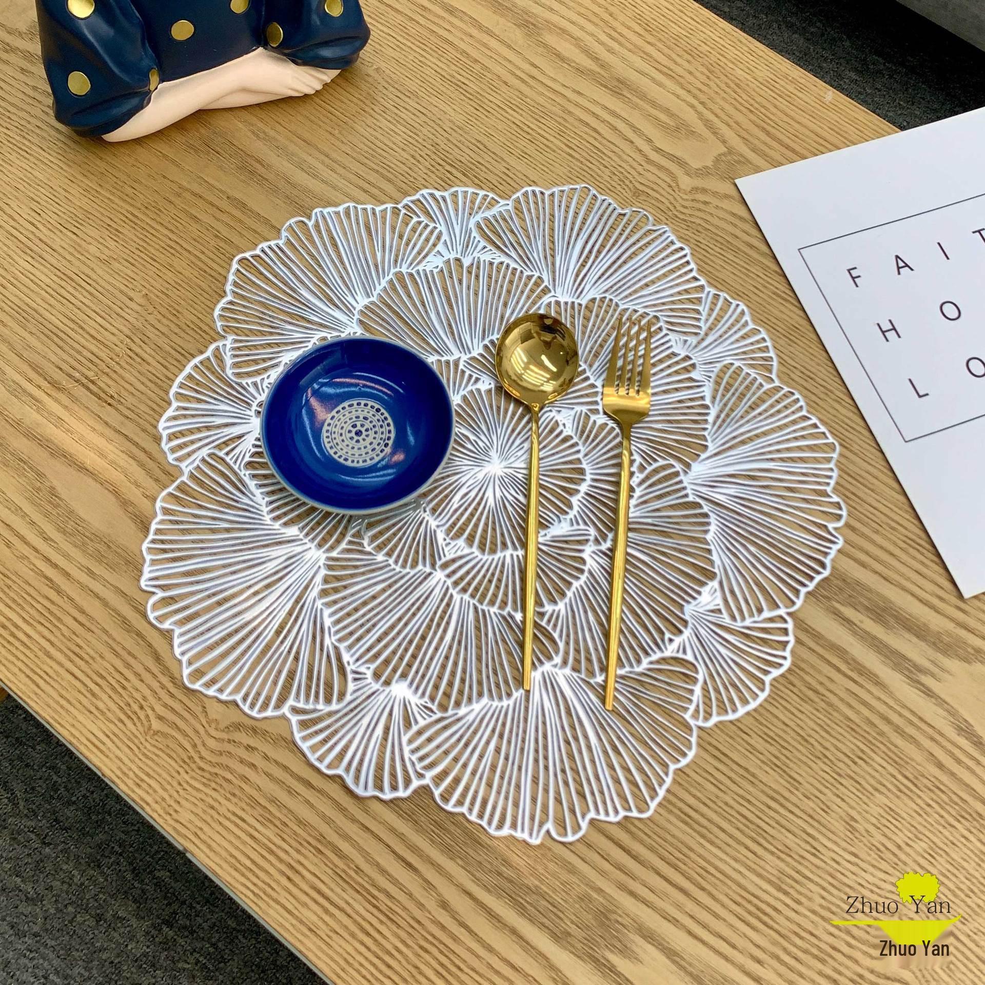 Elegant Light Luxury Round PVC Placemat & Non-Slip Coaster - Heat Resistant, Hollow Design Tableware Mat 38CM серебряный