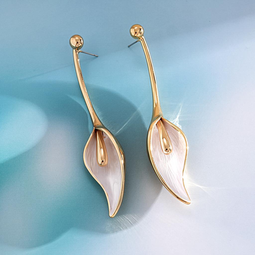 European and American original metal wind spray paint flower silver needle earrings heavy industry personalized earrings niche petal earrings women