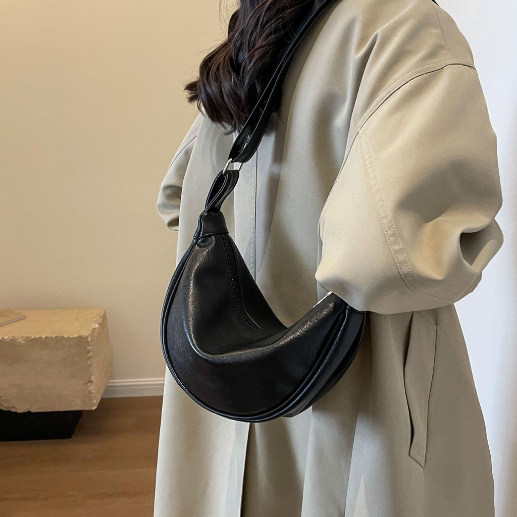 Bag Women's messenger bag 20255 New autumn and winter large-capacity niche design high-end retro shoulder dumpling bag