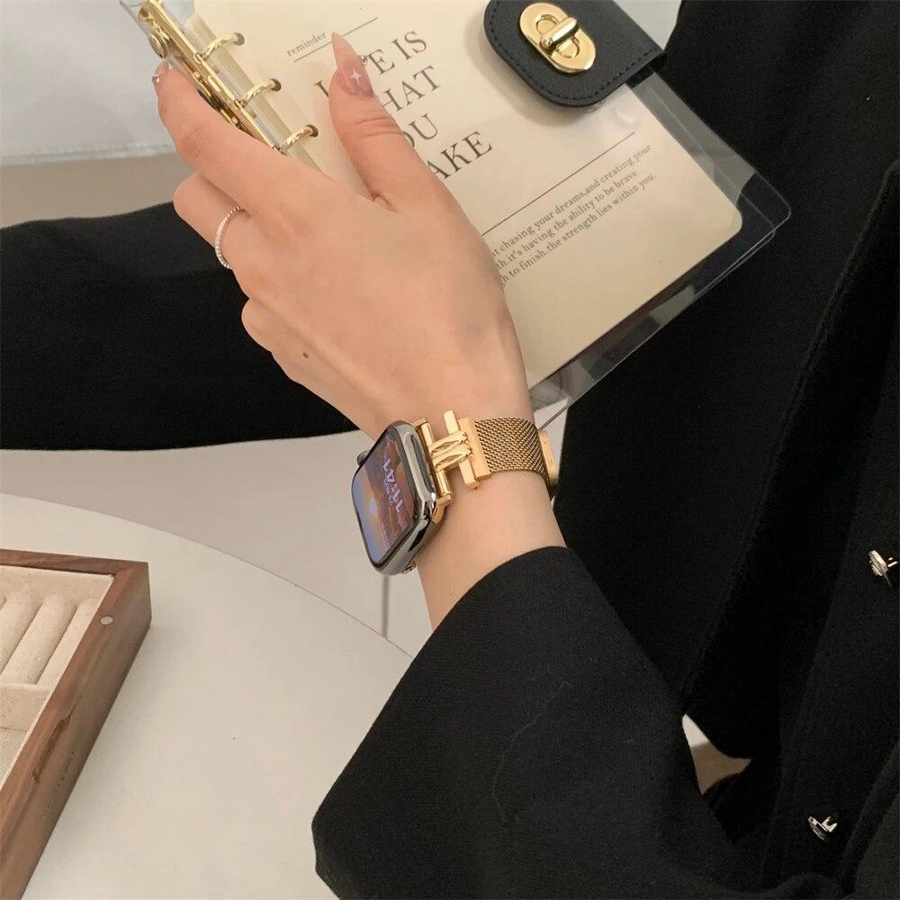 Leopard Print Magnetic Women Gold Wristband for Apple Watch Band Ultra 3 49mm For iWatch Series 11 10 9 8 7 SE3 46mm 44/45/40/38mm Strap Lady Bracelet