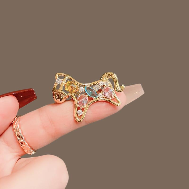1Pcs Kids Lovely Beautiful Horse Party Casual Broochs Colorful Horse Brooch Pin For Women  Accessory  Year Gift