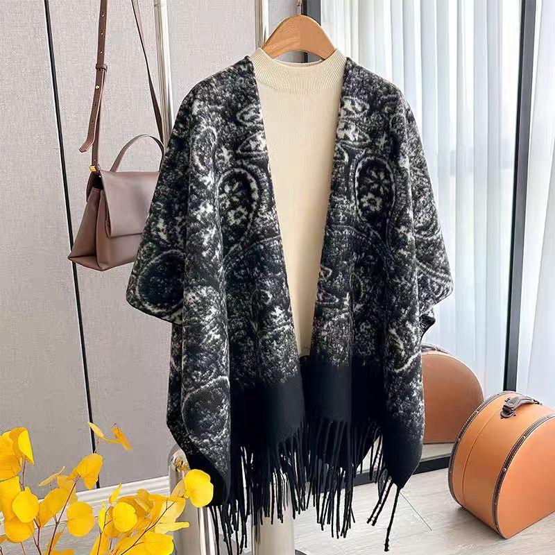 High-End Ink Painting Women's Autumn Winter Shawl Cloak - Warm Travel Cape Outerwear