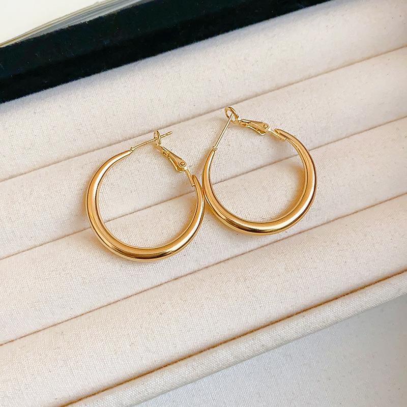 Fashion geometric round earrings French simple metal plain earrings temperament advanced sense light luxury earrings women