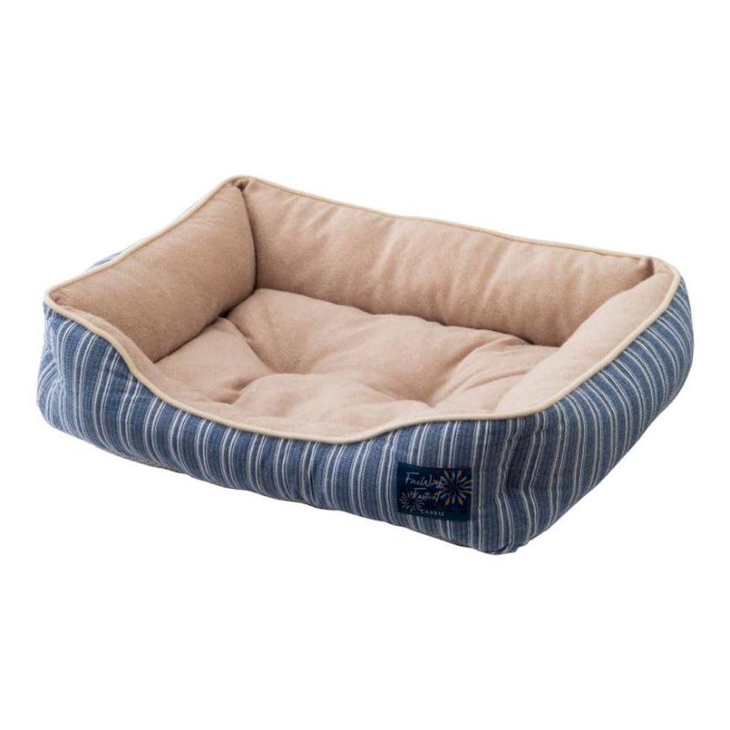 Feminine pet bed with a watermelon print on soccer fabric. Made of soft, smooth pile fabric, striped design, size M, W50 x D40 x H15cm, navy.