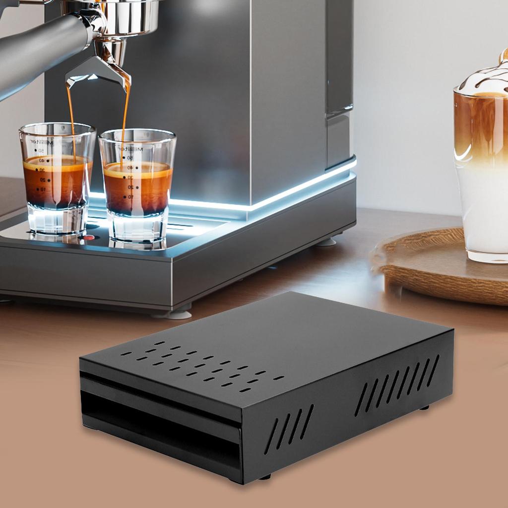 Zásuvka na odklepávání espressa Nádoba na kávovou sedlinu Větrací otvory Moderní příslušenství