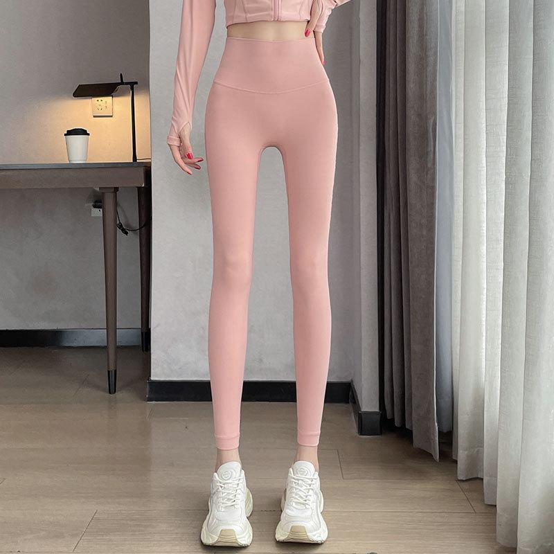 Zestaw Fitness dla Drobnych Kobiet 2024: Biała kurtka do biegania i spodnie do jogi