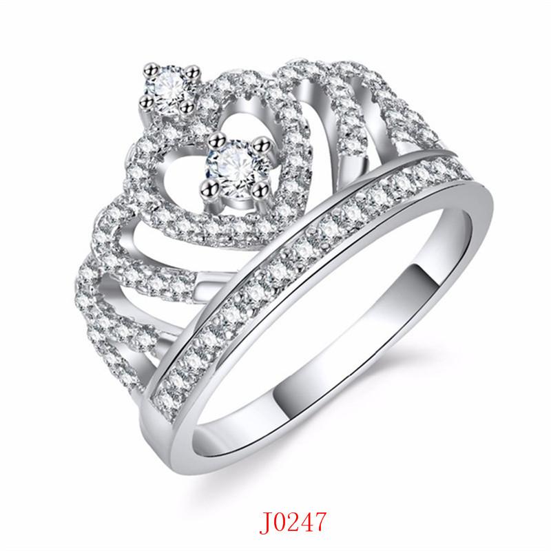 2026 Premium Emerald Jewelry Zircon Ring Geometric Love Wedding Ring Women's Diamond Ring Tide Jewelry