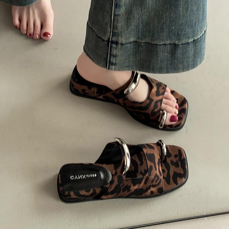 

French new one-word texture wedge slippers temperament cool slippers summer casual trend versatile women s flats 40 цветной печати леопарда