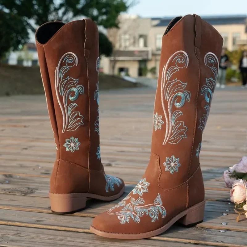 Fashion Women's Boots New Embroidered Long Tube Boots Low Heel Calf Waterproof Comfort Fashion Knight Boots Botas Mujer Botas Feminino
