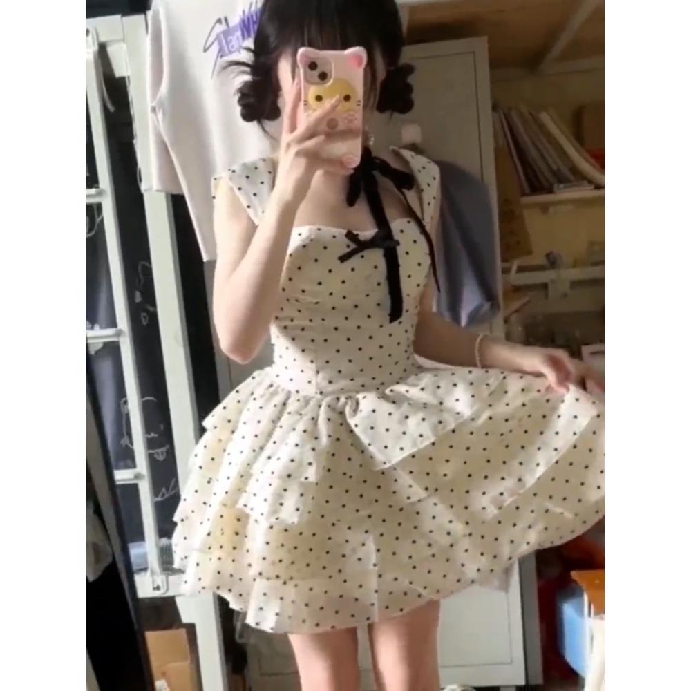 Polka dot sweet cute puffy dress gentle girl waist princess style dress cake dress
