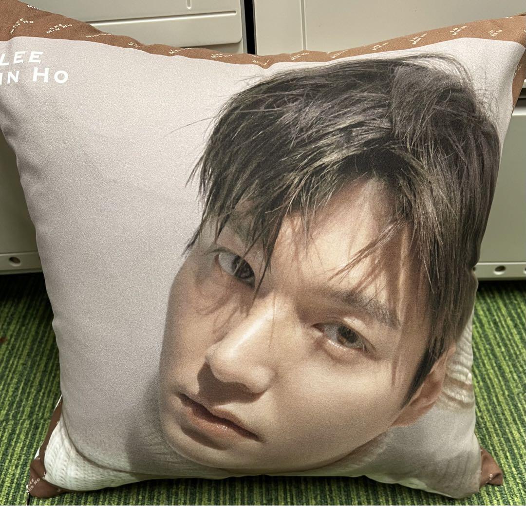 

[Б/У] Подушка Ли Мин Хо 40 см
