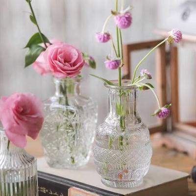 INS Mini Wedding Glass Flower Vase Embossed Retro Transparent Hydroponics Plant Vase Desktop Ornaments Home Decoration