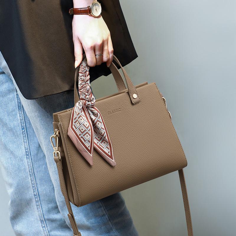 Bag women s new summer leather women s bag high-end handbag mother shoulder messenger bag