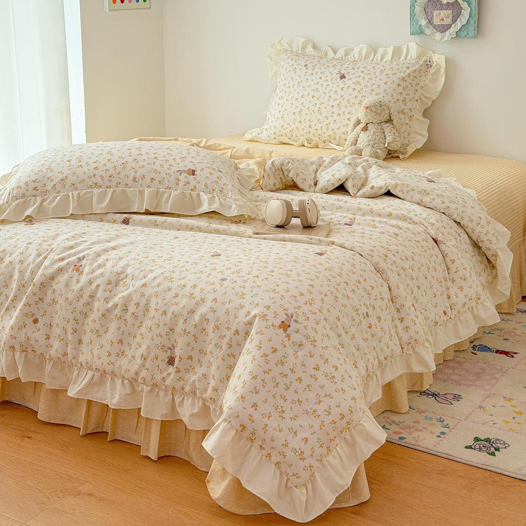 Korean Style Cotton Lace Air Conditioning Quilt - Floral Rabbit Pattern, Machine Washable, Summer Thin and Cool.