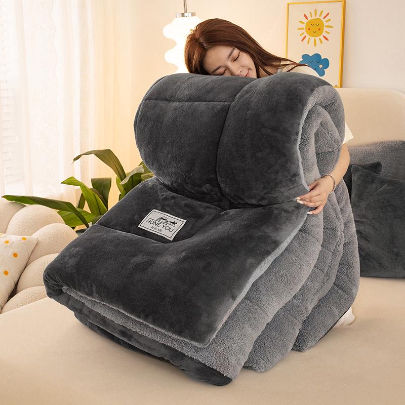 Thickened Winter Coral Fleece Blanket with Snowflake Design for Dormitory Mattresses