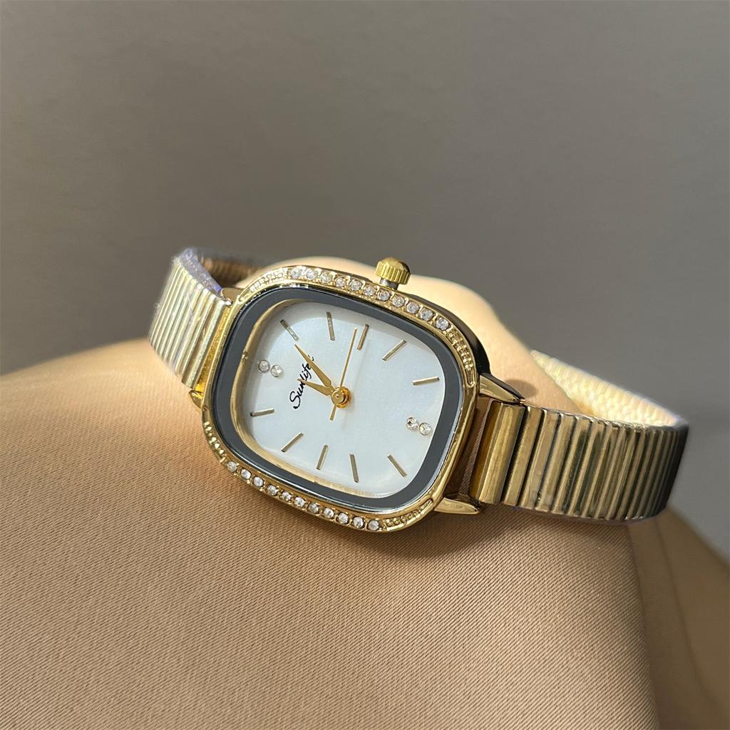 Retro Gilt Oval Light Luxury Fritillary Casual Versatile Retro Women'S Watch Temperament Advanced Sense