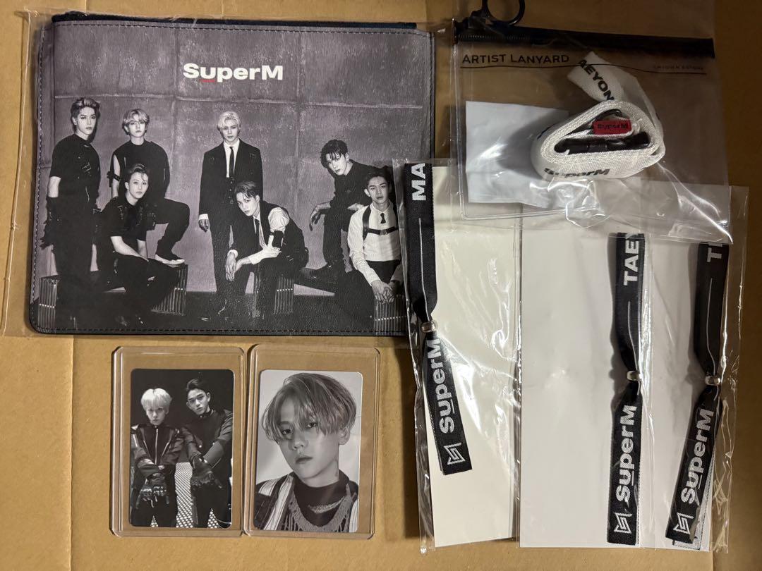 

[USED] SuperM popup goods