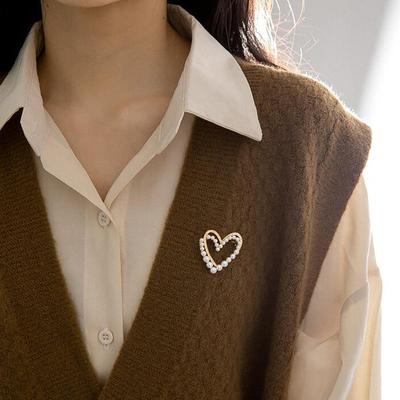 Heart Pearl Classic Brooch Pins Clothing Dress T-Shirt Heart Scarf Brooches