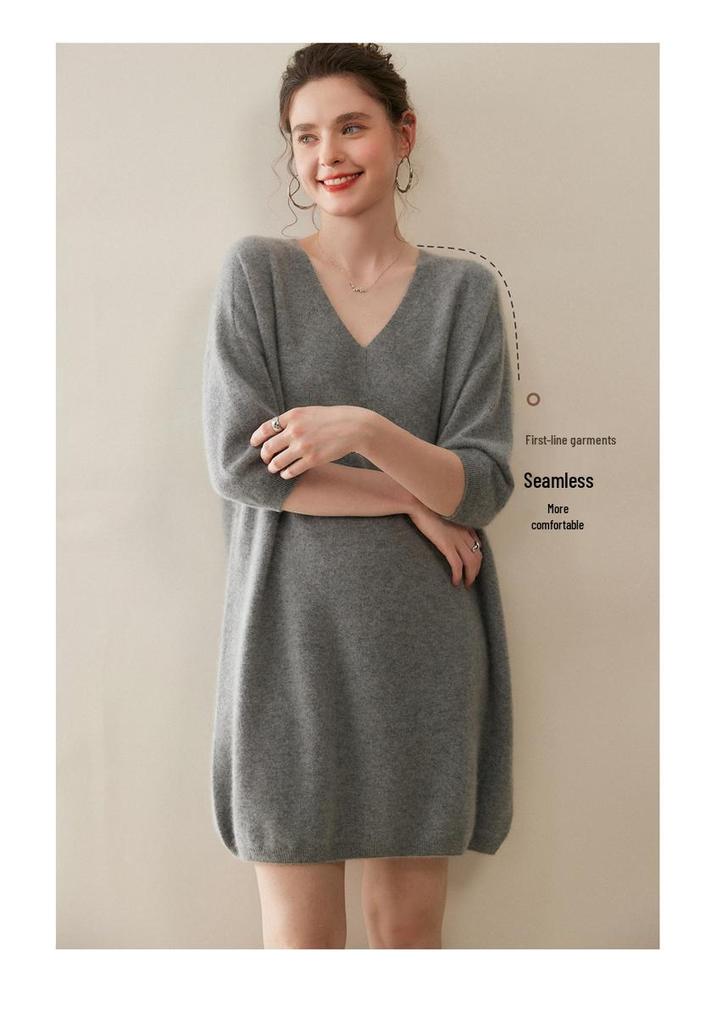 Women's 100% Cashmere Round Neck Long Knit Dress - Thickened Loose Fit for Autumn/Winter, Over-the-Knee Style.