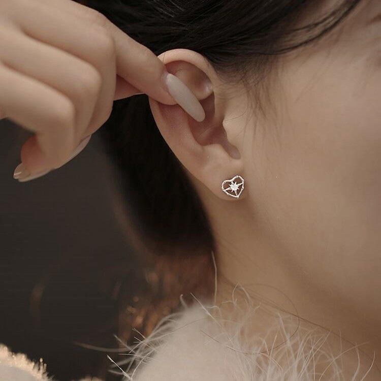 Korean Style S925 Sterling Silver Heart Stud Earrings with Inlaid Rhinestones and Hollow Peach Heart Design 925 Silver