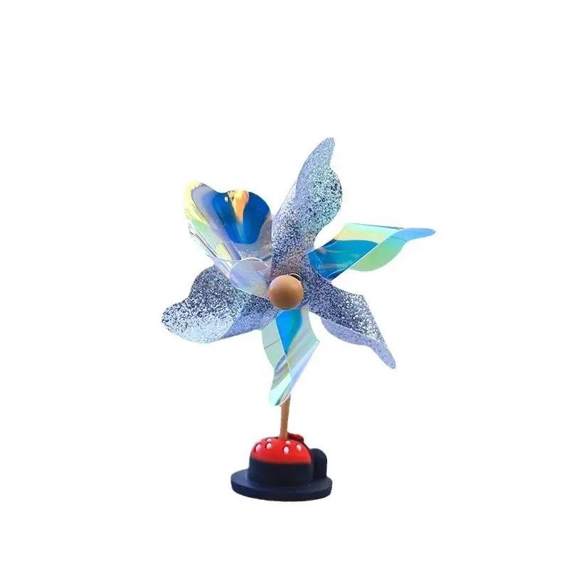 Bunter Windradhelm & Motorradschmuck - Newcomer Exklusiv