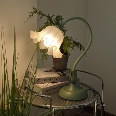 Modern Style Lamp, Acrylic Lampshade Flower Lamp, DIY Adjustable Gooseneck, Suitable for Desktop, Bedroom, Bedside Table, Living Room, Dining Room