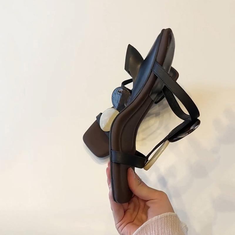 Schafsleder~ Temperament spezielle Form Keilabsatz Ein-Wort-Slipper Damen Sommer eckige Spitze mit Rock, coole Slipper für draußen am Strand