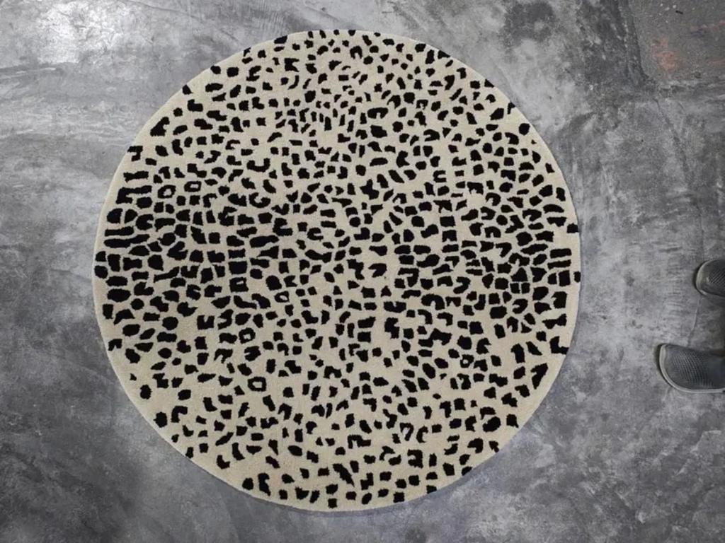 3D Optical Illusion Crack Stone Brown Bear Round Rug Non Slip Washable Floor Mat For Living Room