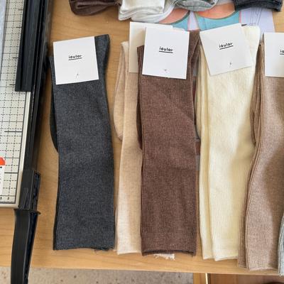 Due Paia di Calze al Ginocchio Monocolore Che Non Scendono, Calze Lunghe Stile College per Ragazze Autunno e Inverno