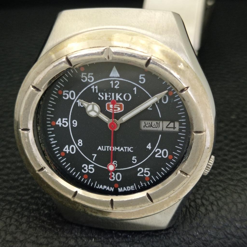 GENUINE VINTAGE SEIKO 5 AUTOMATIC 7019A JAPAN MENS BLACK DIAL WATCH a702413-5 R124-a702413