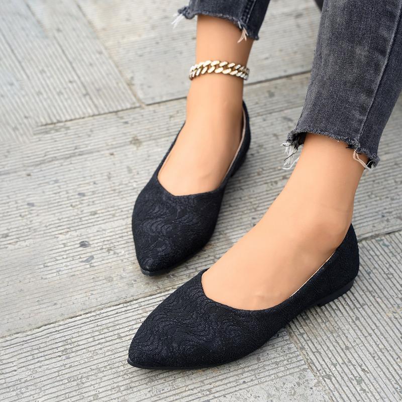 

Large size flat single shoes women s winter new pointed shallow mouth comfortable Doudou shoes 36