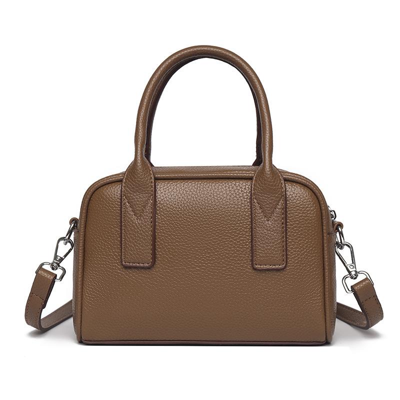 Simple small square bag, women's tide and 2025 new textured large-capacity bowling bag, commuter messenger bag