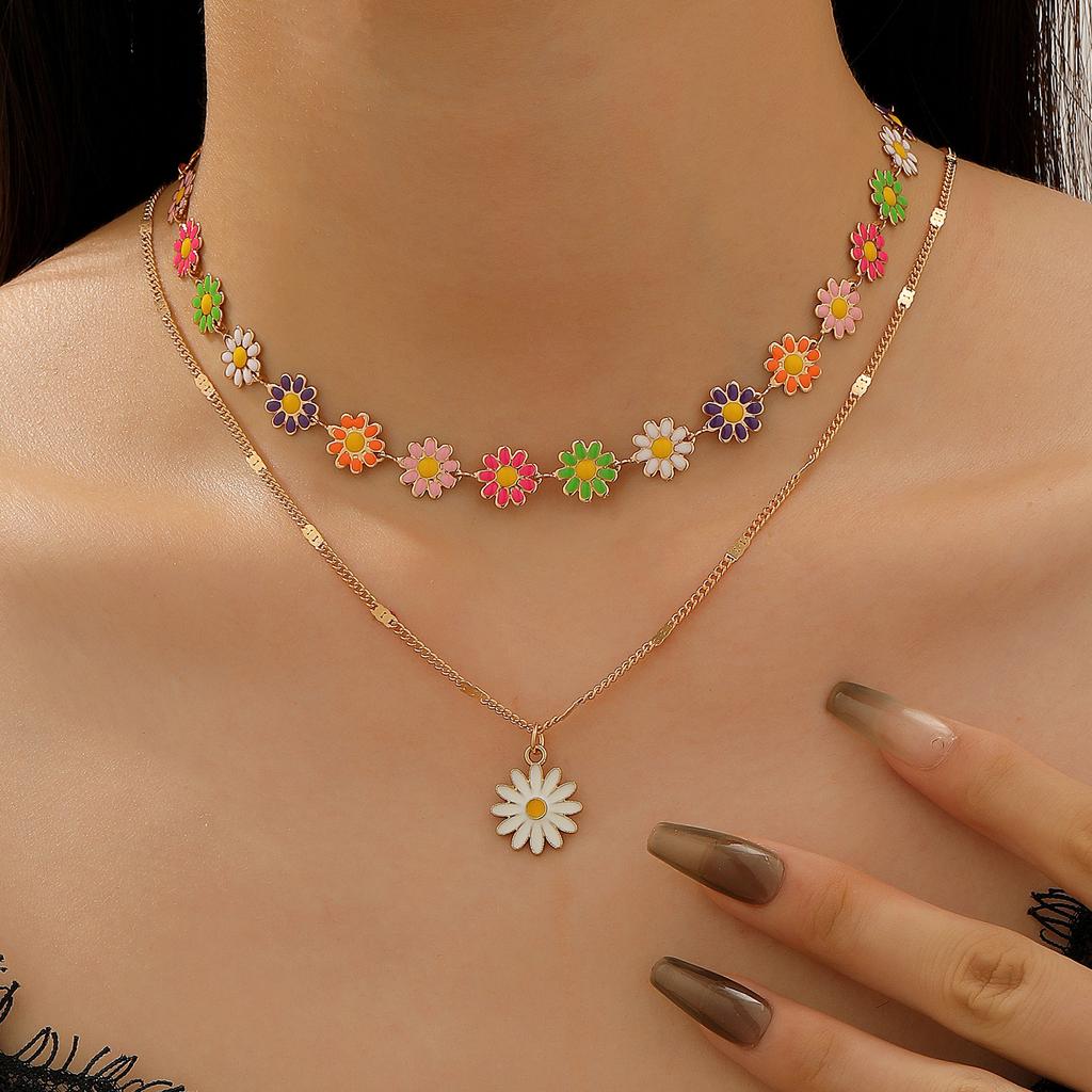 High quality 2026 new fashion small daisy double clavicle necklace sweet bohemian multi-layer stacked necklace